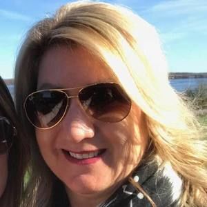 Meet your Posher, Denise